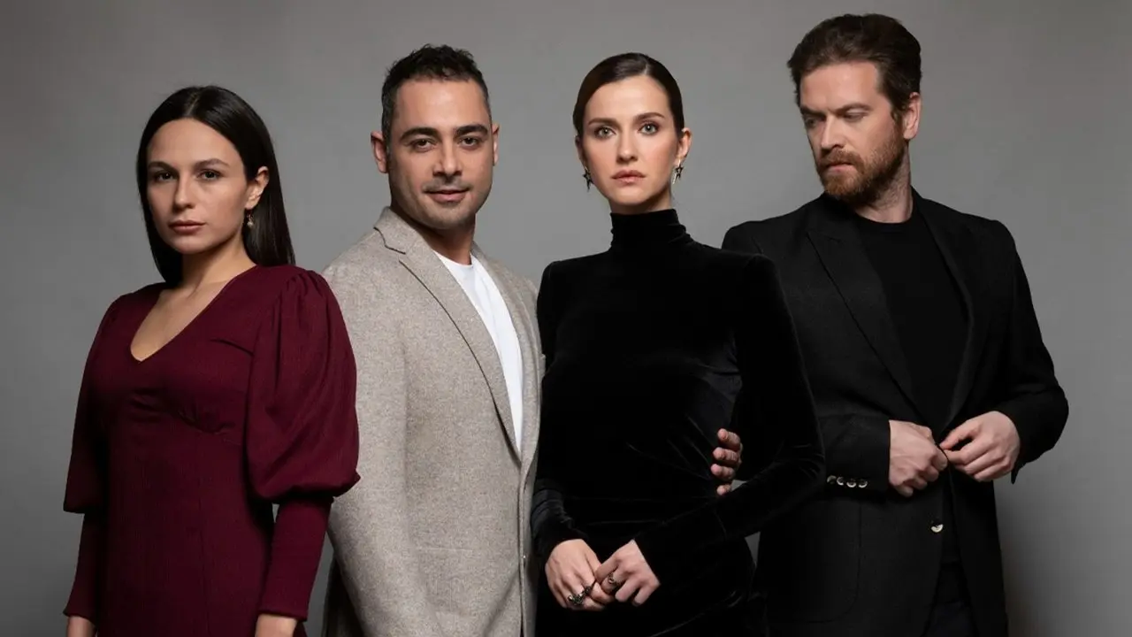 صورة الغلاف العريضة لمسلسل سر أمه (Annenin Sırrıdır Çocuk).
