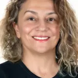 عائشة سيزريل