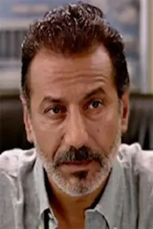 الممثل فاروق أكسوي