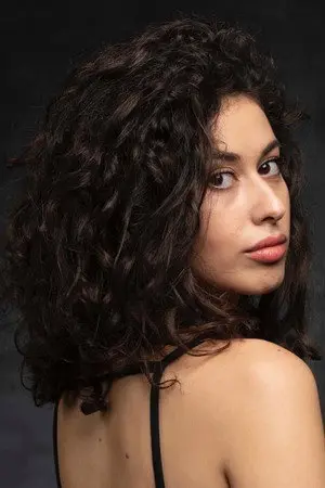 الممثلة هانده يلماز