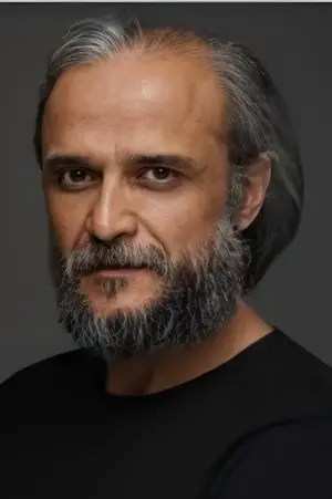 الممثل سرمت يشيل