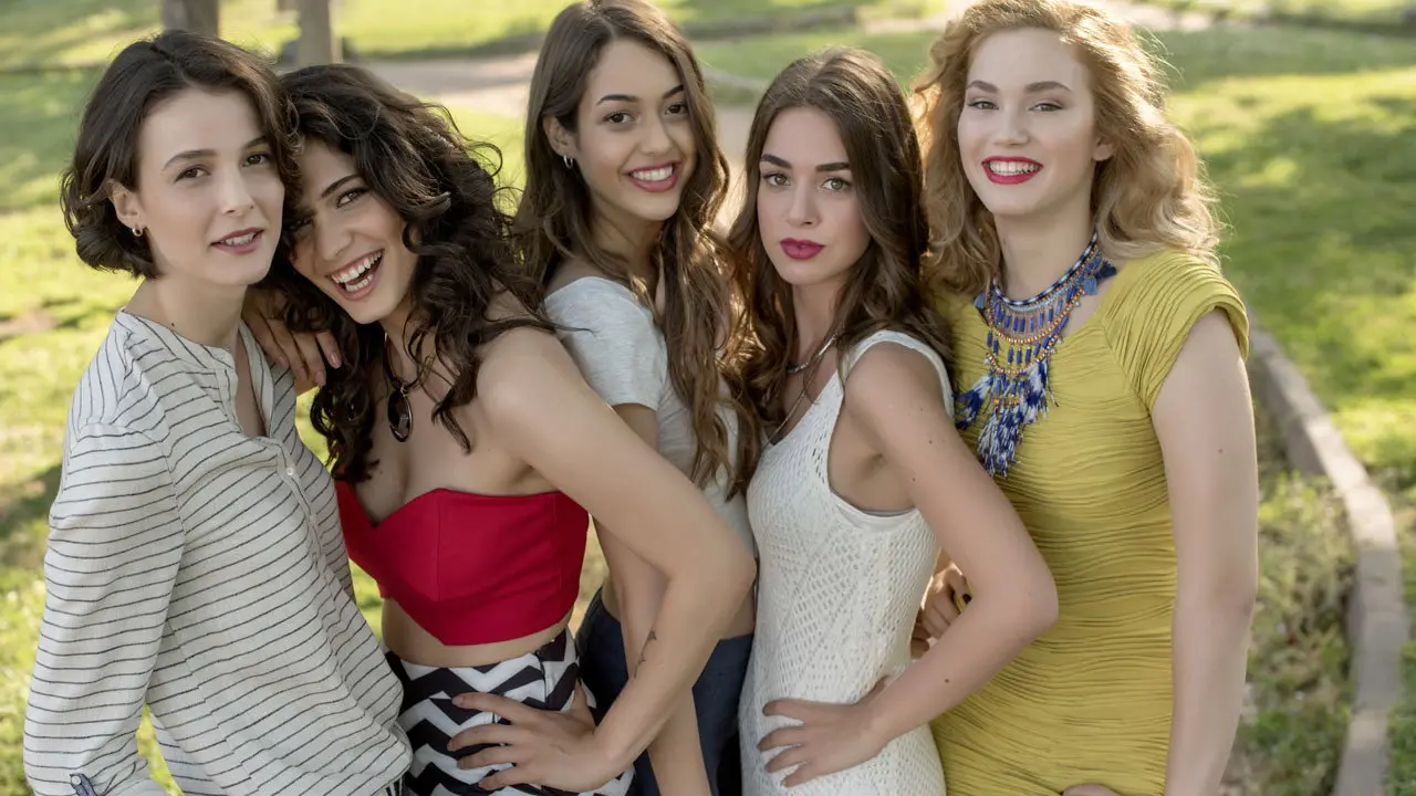 صورة مسلسل الحلوات الصغيرات الكاذبات